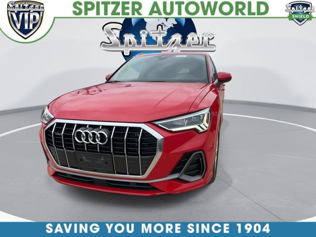 Used 2023 Audi Q3 2.0T Premium w/ 19" Wheel Package AWD/4WD image 3