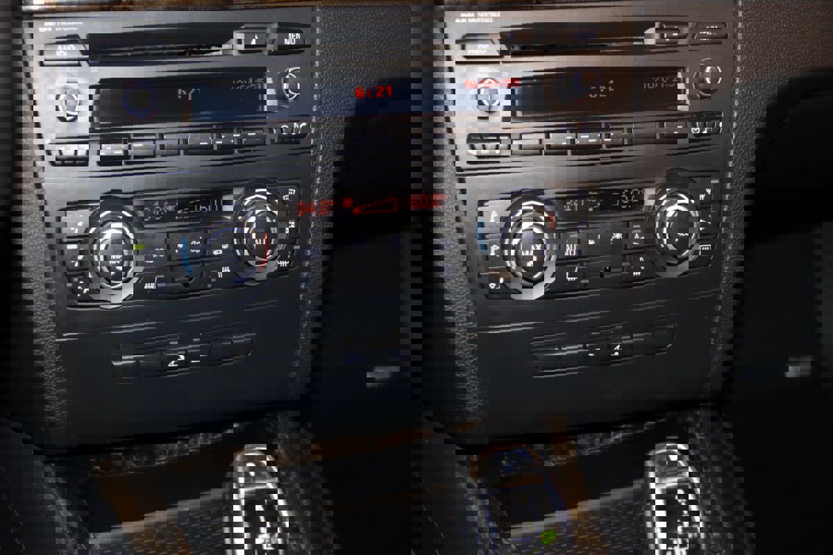 Used 2012 BMW 135i Convertible image 47