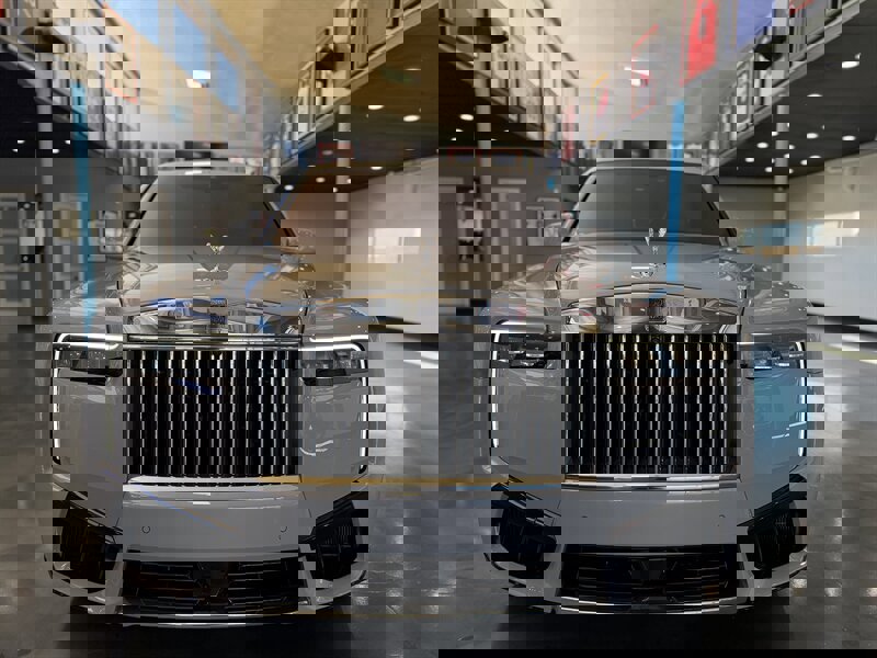 Used 2025 Rolls-Royce Cullinan image 2