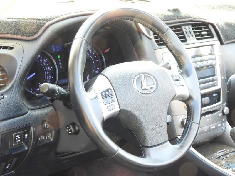 Used 2012 Lexus IS 250C w/ Luxury Pkg image 28