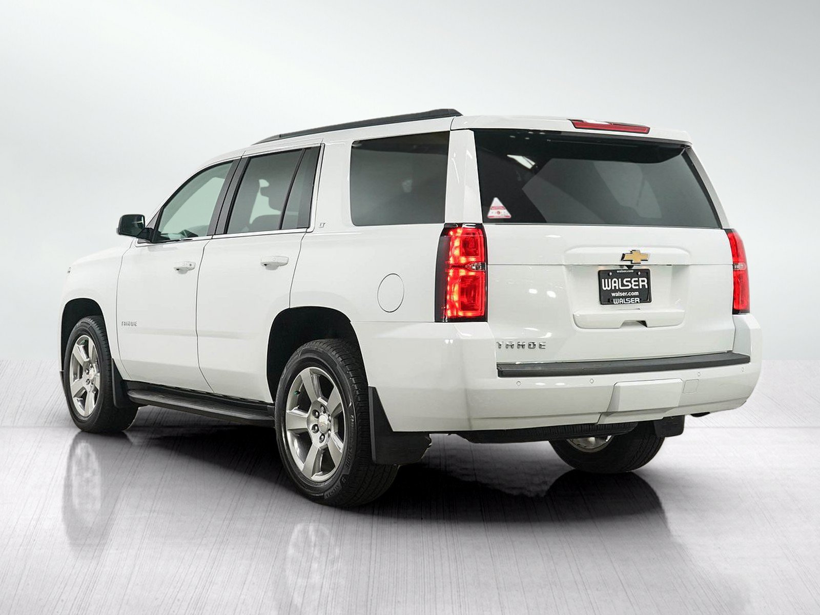 Used 2020 Chevrolet Tahoe LT w/ Luxury Package AWD/4WD image 3