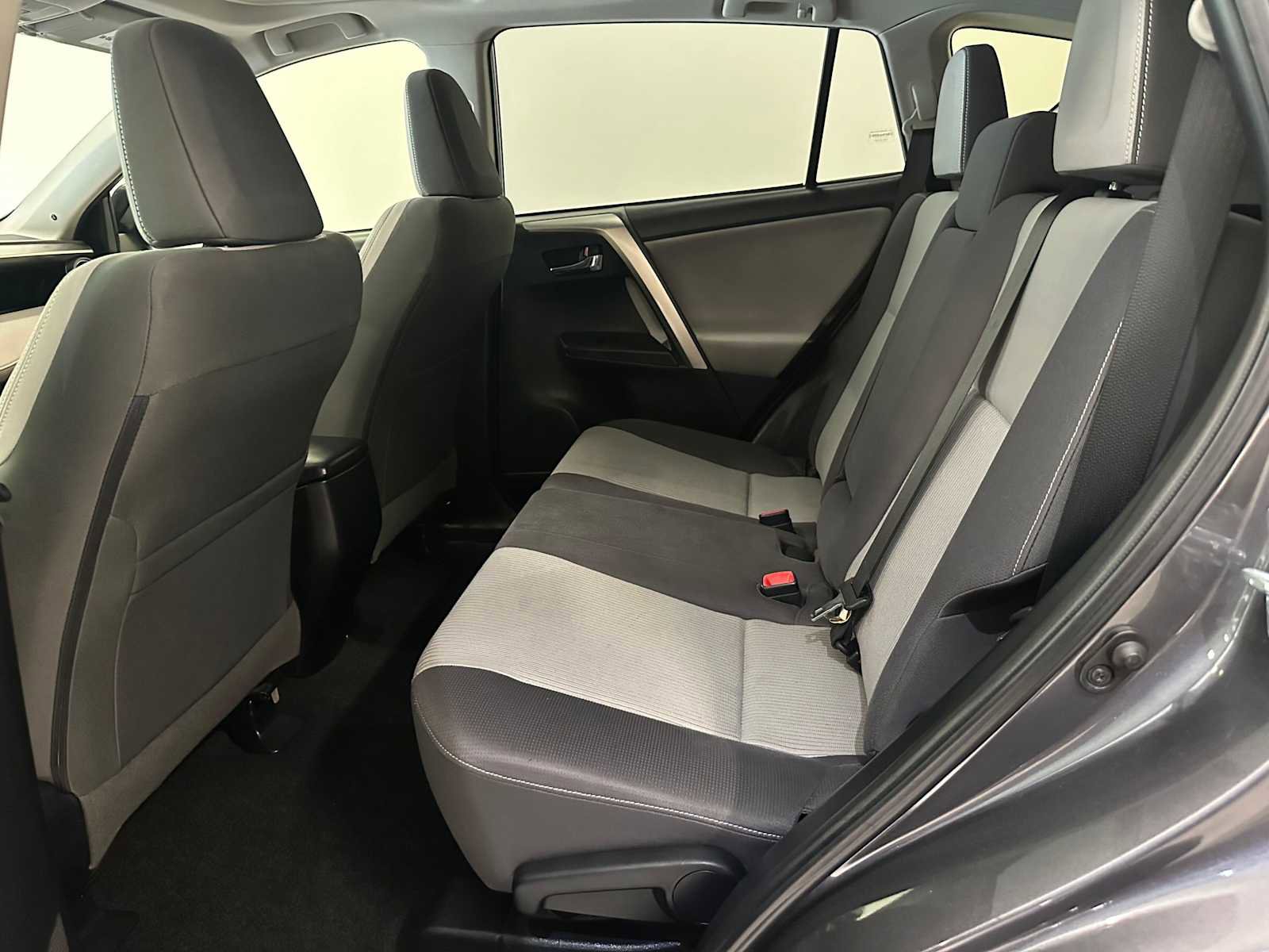 Used 2014 Toyota RAV4 XLE image 37