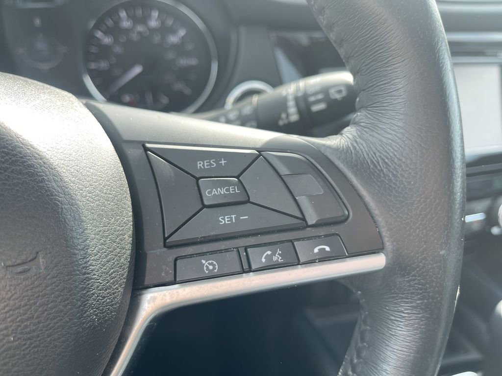 Used 2017 Nissan Rogue SL w/ SL Premium Package image 11