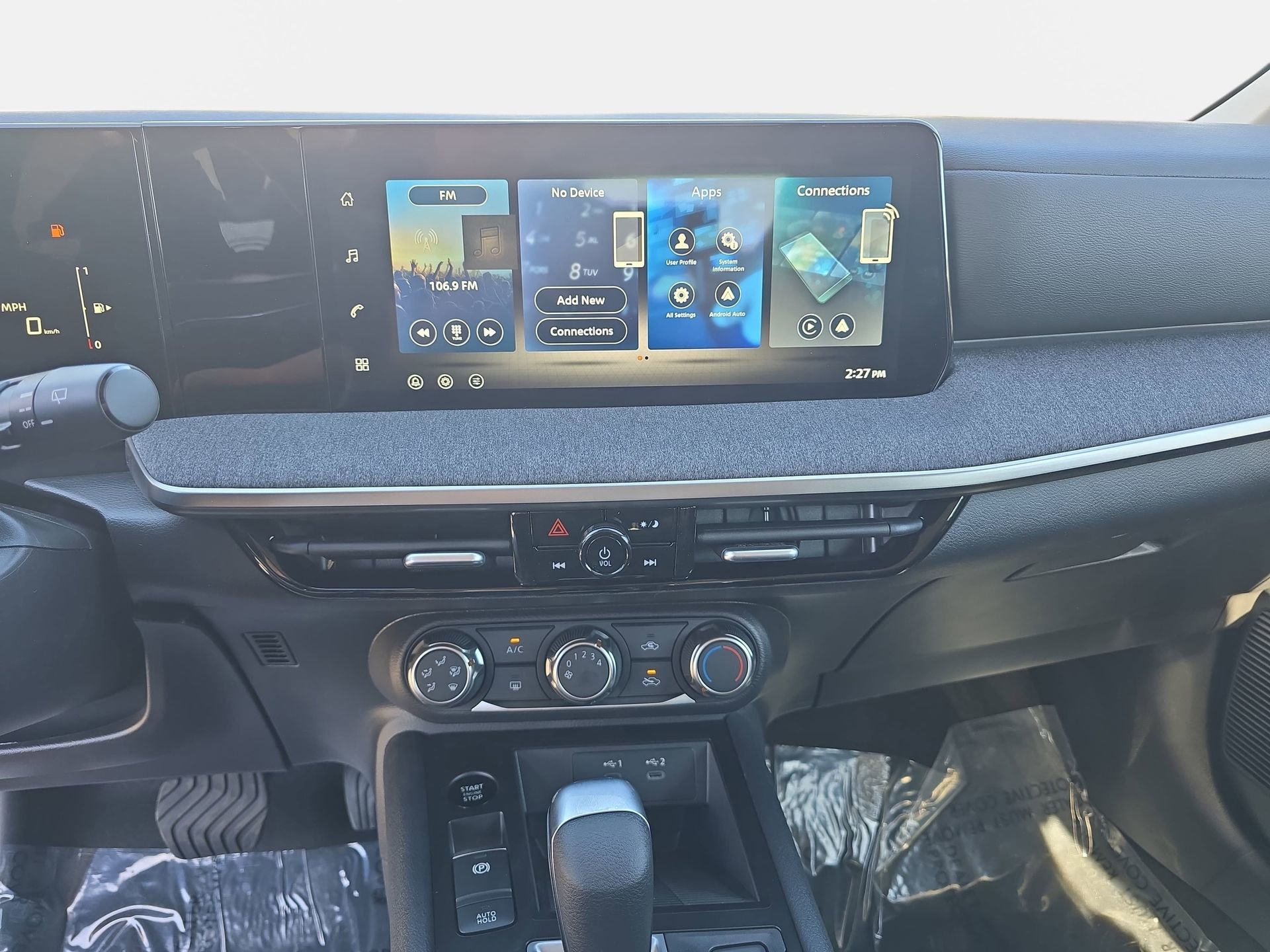 New 2026 Nissan Kicks S w/ Charging Package FWD image 19