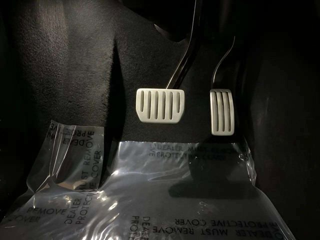 Used 2023 Tesla Model Y Performance image 27