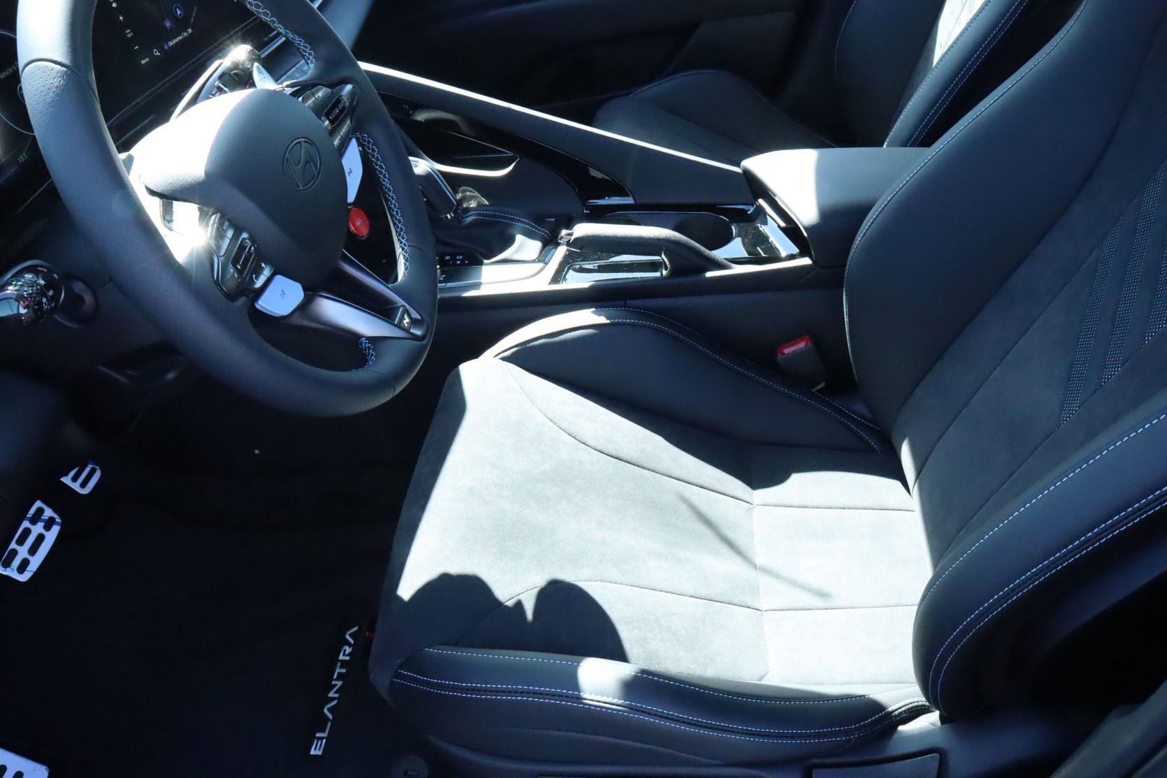 New 2025 Hyundai Elantra N Base image 18