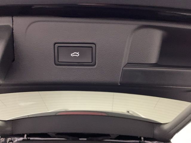 Used 2021 Volkswagen Atlas SEL Premium image 38