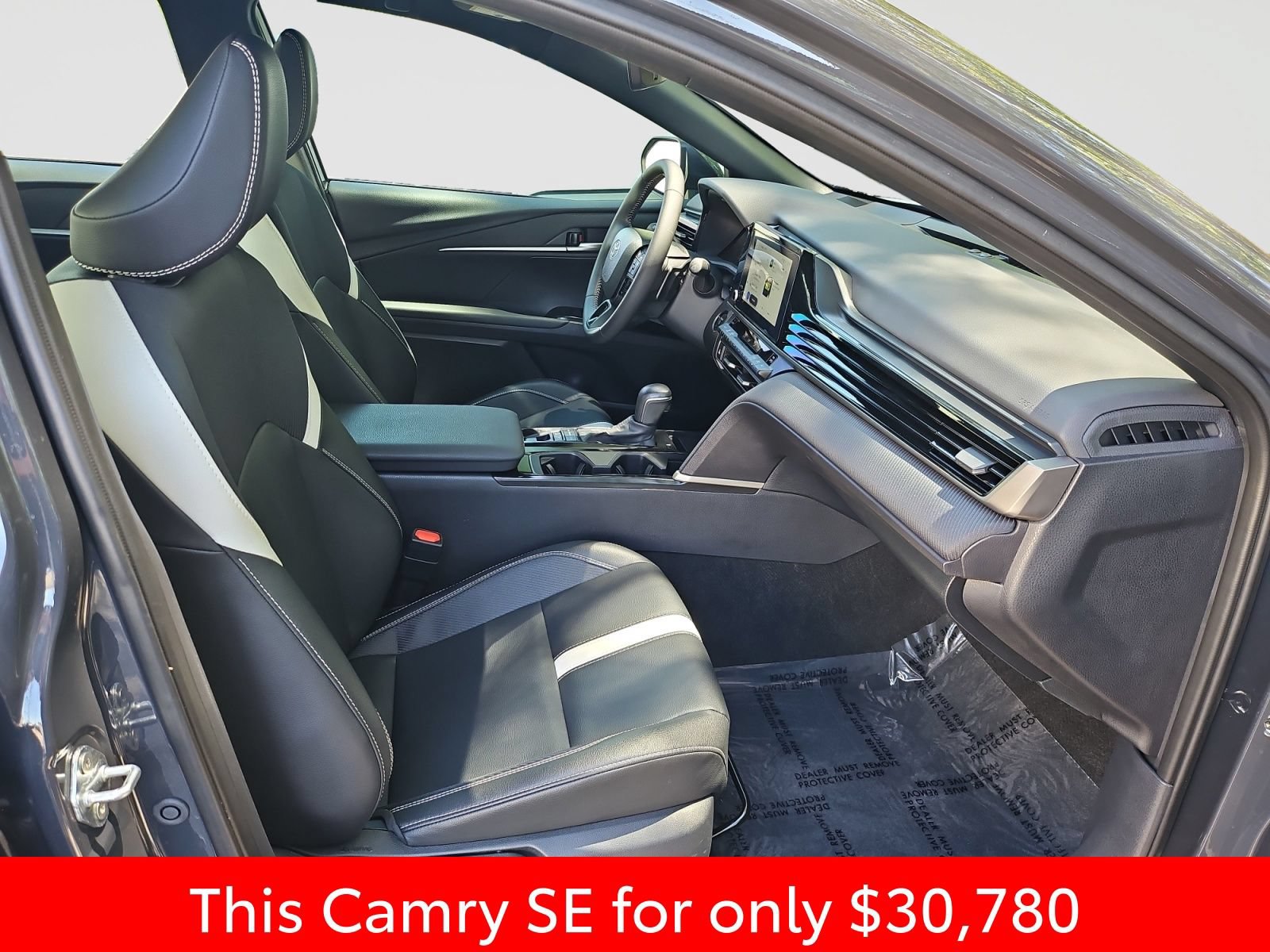 Used 2025 Toyota Camry SE w/ Convenience Package FWD image 17
