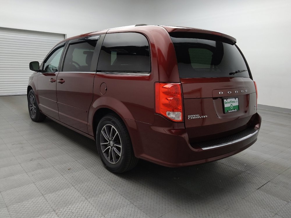Used 2017 Dodge Grand Caravan SXT image 5