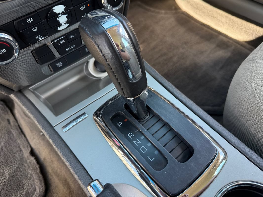 Used 2011 Ford Fusion Hybrid FWD image 38
