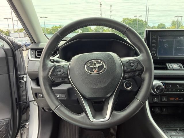 Used 2020 Toyota RAV4 XLE Premium AWD/4WD image 24