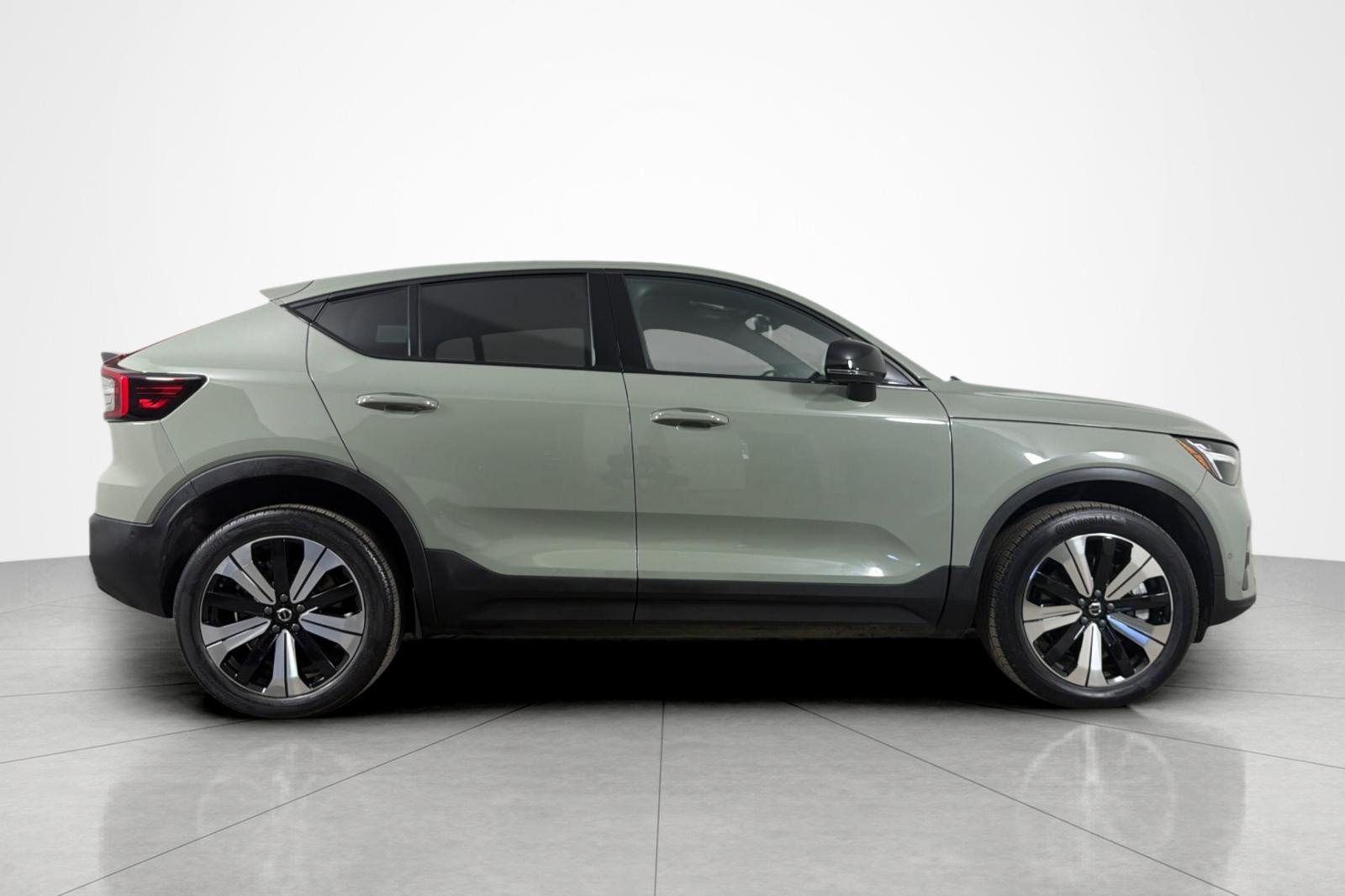 Used 2023 Volvo C40 P8 Recharge Plus AWD/4WD image 6
