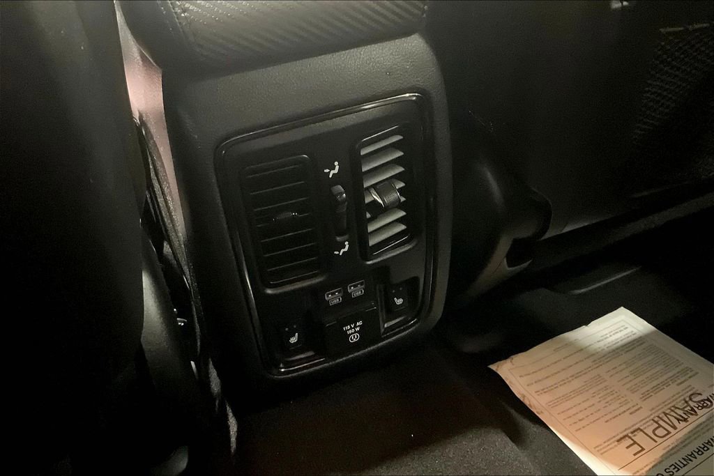 Used 2019 Dodge Durango SRT w/ Technology Group AWD/4WD image 34