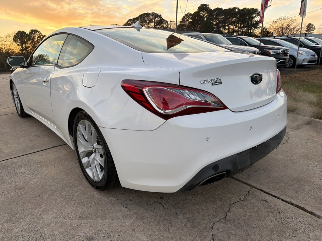 Used 2013 Hyundai Genesis 3.8 image 7