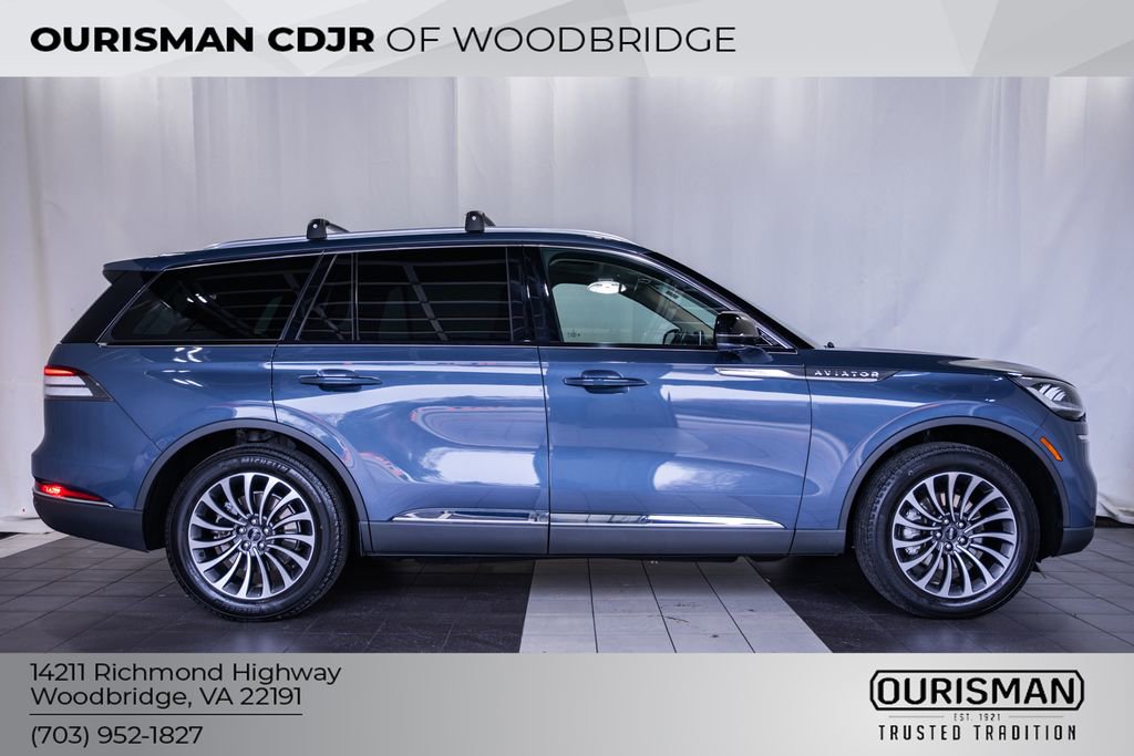 Used 2021 Lincoln Aviator Reserve w/ Elements Package Plus image 3