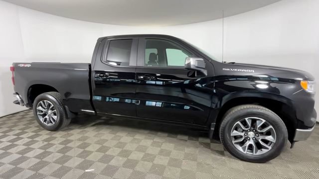 Used 2022 Chevrolet Silverado 1500 LT AWD/4WD image 4