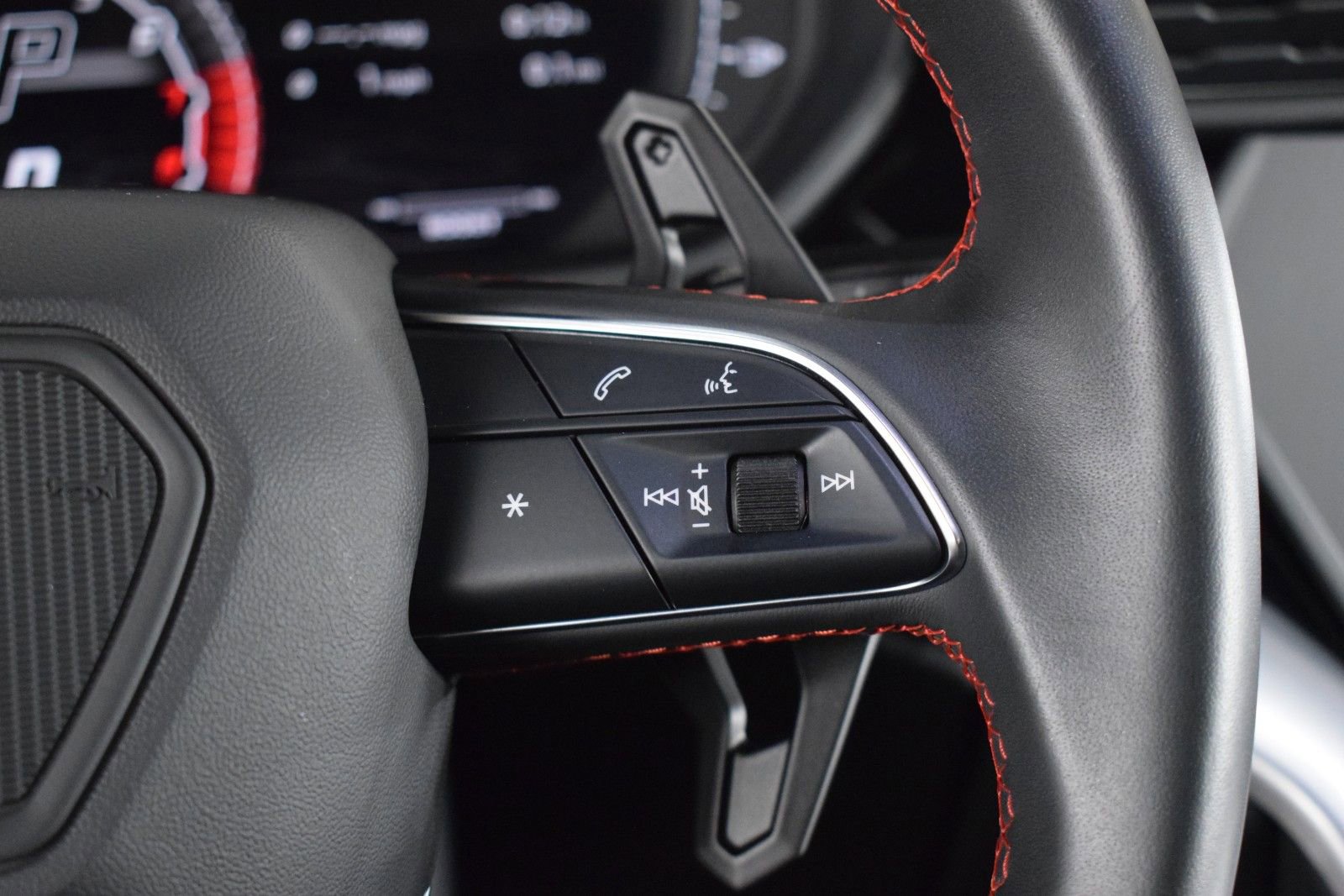 Used 2019 Lamborghini Urus AWD/4WD image 28