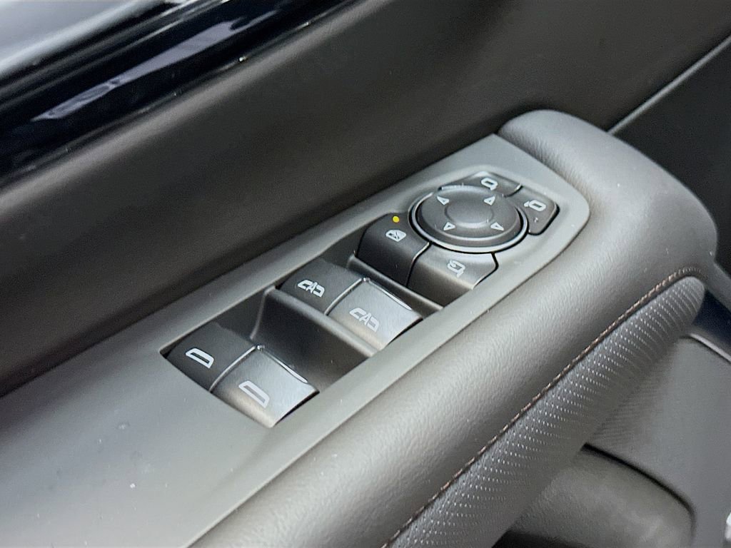 New 2026 Chevrolet Suburban High Country image 19