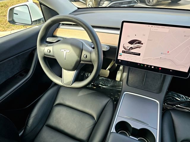 Used 2022 Tesla Model Y Long Range image 28