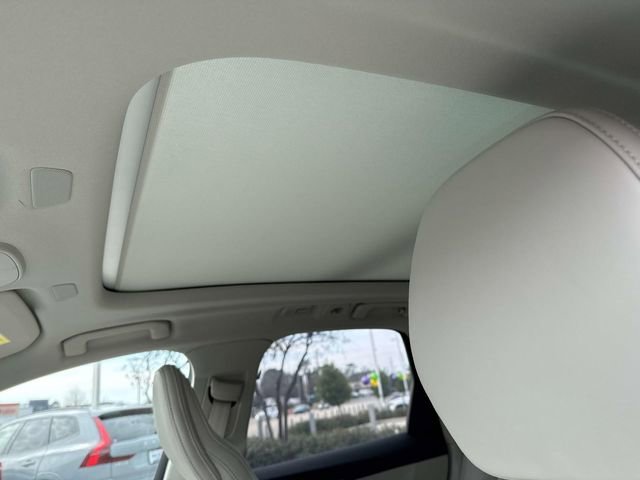 New 2026 Volvo XC60 B5 Ultra w/ Climate Package image 23