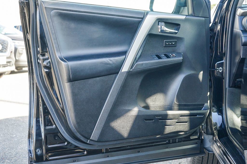 Used 2015 Toyota RAV4 Limited image 22