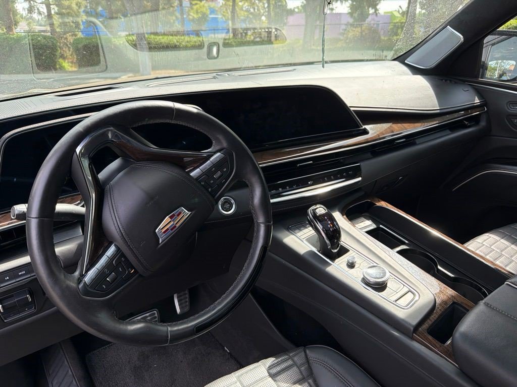 Certified 2024 Cadillac Escalade Sport Platinum w/ LPO, ONYX Package AWD/4WD image 11