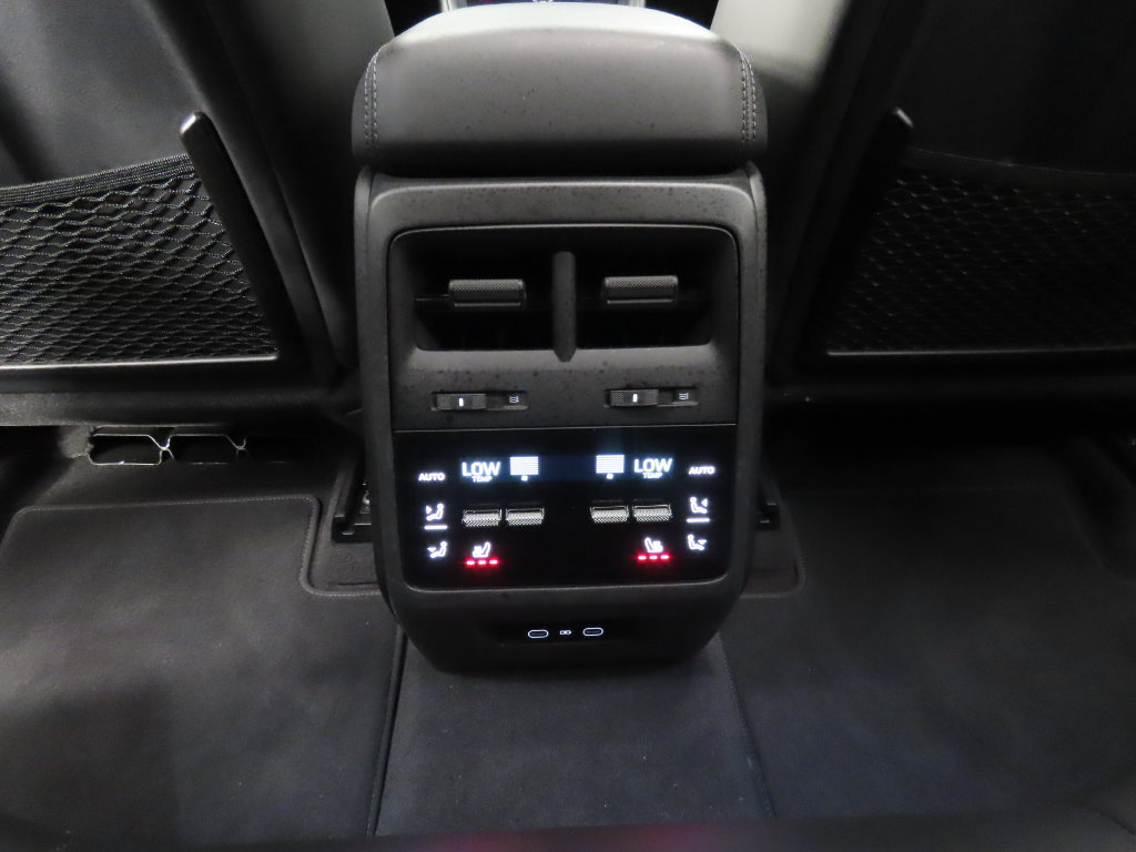 Used 2024 Porsche Macan 4 Electric AWD/4WD image 34