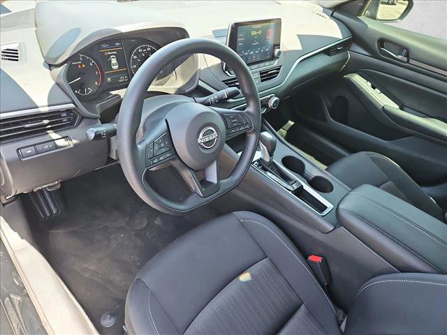 Certified 2025 Nissan Altima 2.5 S FWD image 11