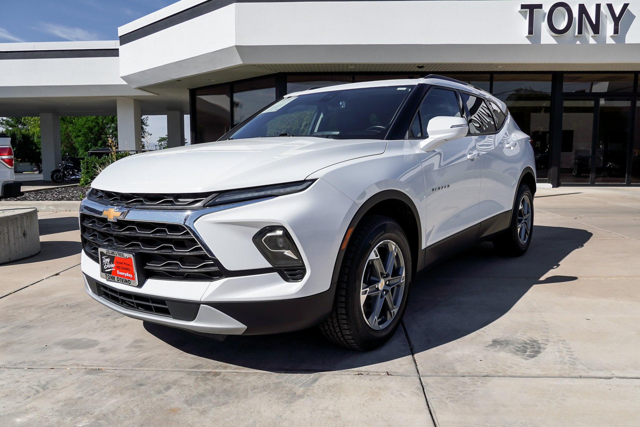 Used 2023 Chevrolet Blazer LT FWD image 4