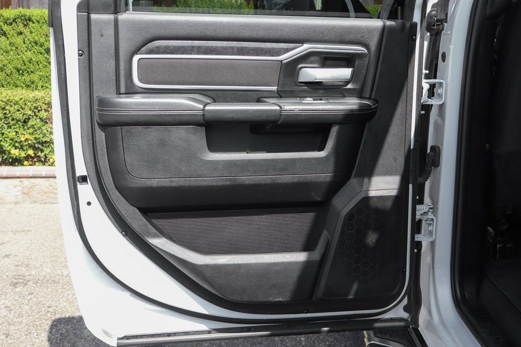 Used 2024 RAM 3500 Big Horn AWD/4WD image 40