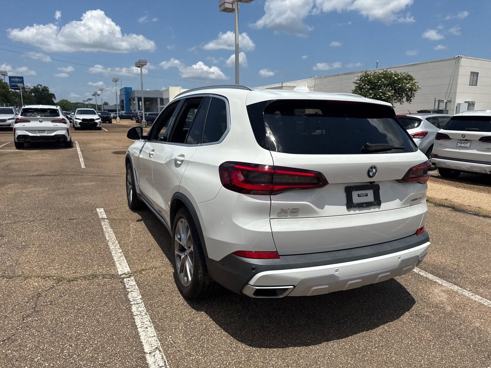 Used 2022 BMW X5 xDrive40i w/ Luxury Seating Package AWD/4WD image 7