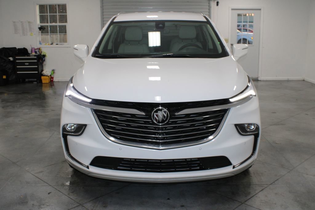 Used 2024 Buick Enclave Essence w/ Technology Package image 3