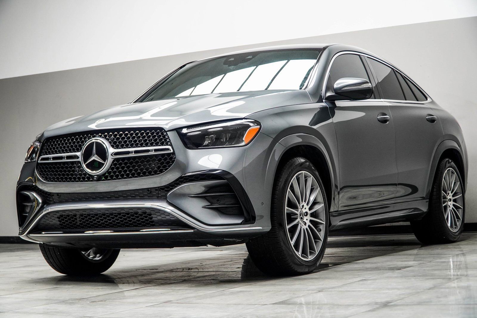Used 2025 Mercedes-Benz GLE 450 4MATIC Coupe w/ Driver Assistance Package image 9