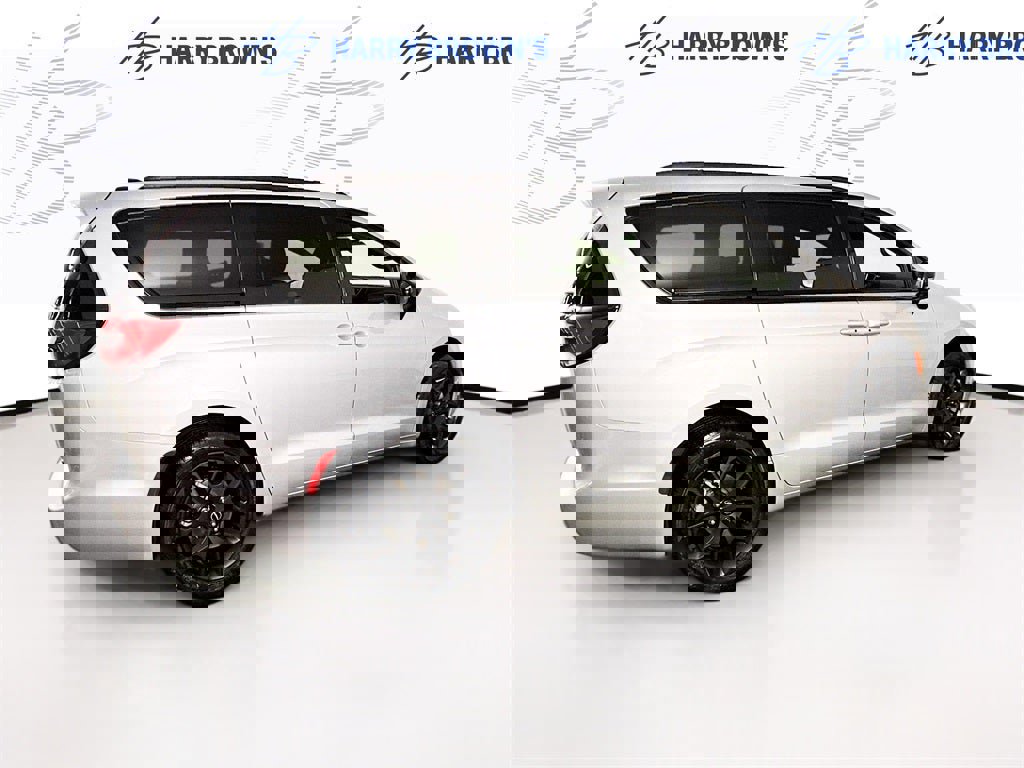 New 2026 Chrysler Pacifica Select image 32