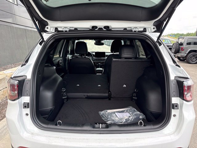 New 2026 Jeep Compass Latitude AWD/4WD image 5