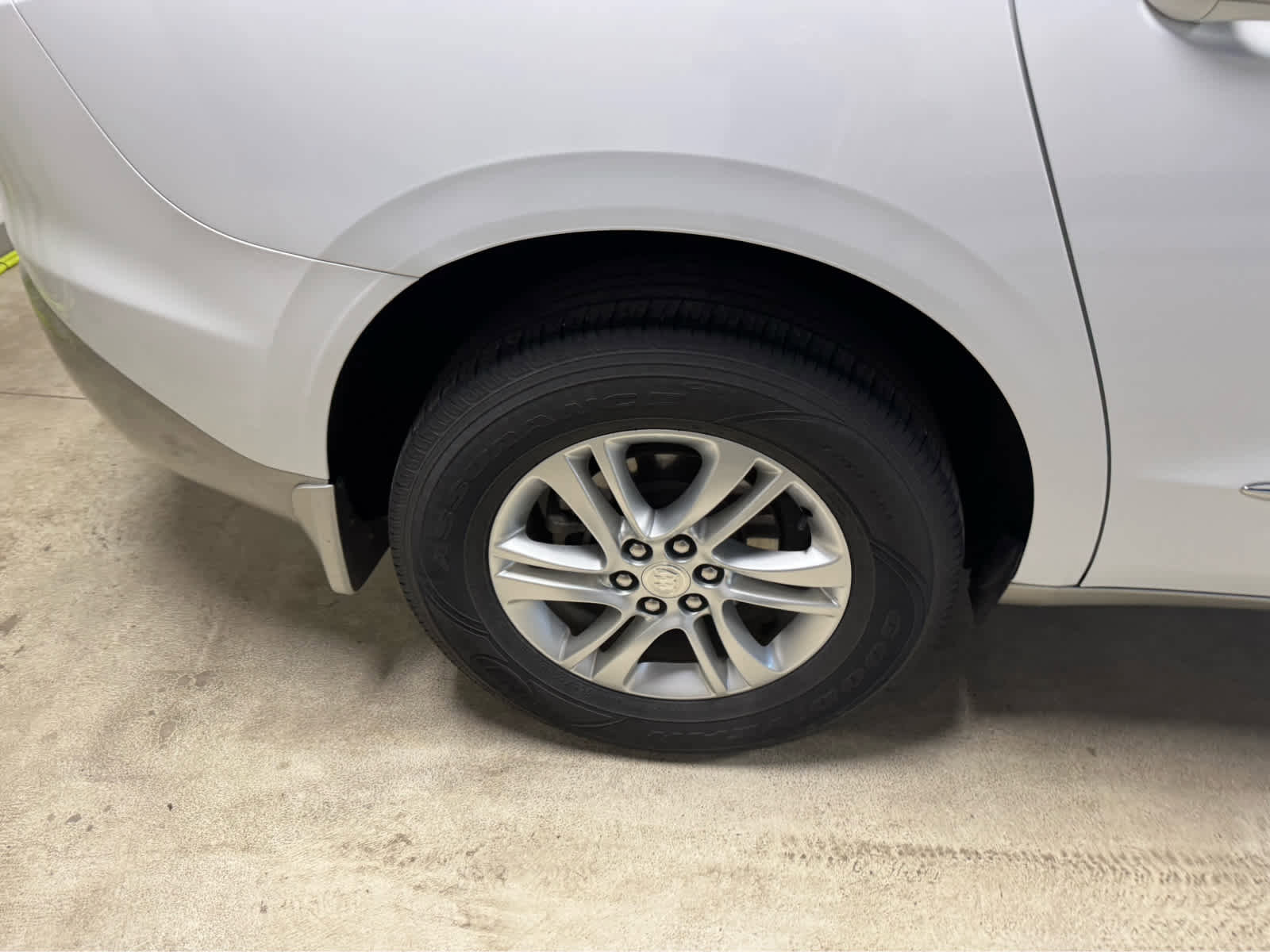 Used 2020 Buick Enclave Essence w/ Sound and Sites Package AWD/4WD image 8