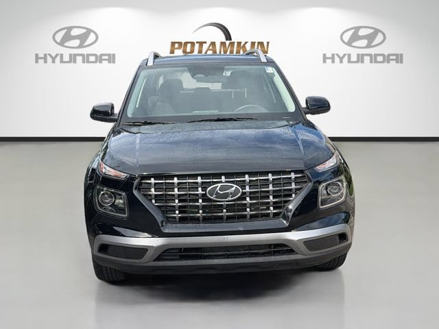 Certified 2025 Hyundai Venue SEL FWD image 2