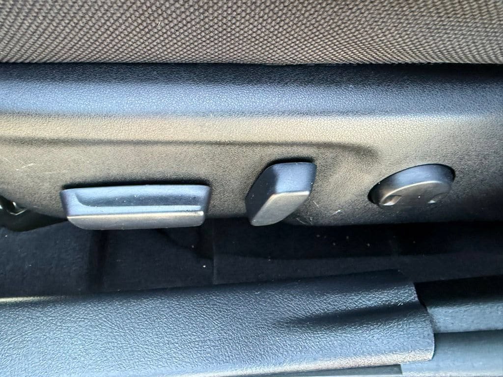 Used 2015 Toyota Camry LE FWD image 22