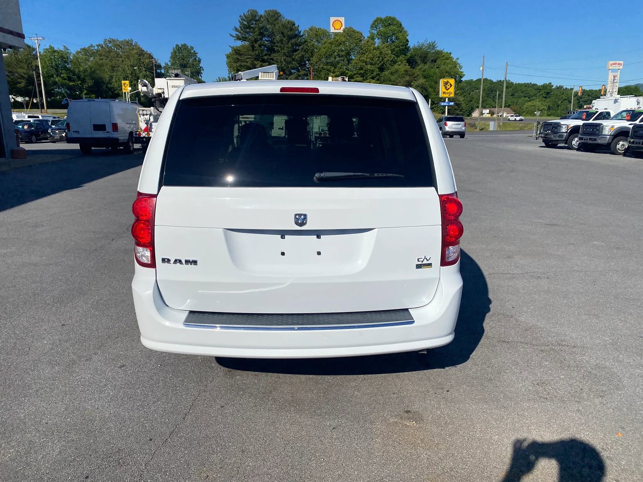Used 2014 RAM C/V Tradesman FWD image 6