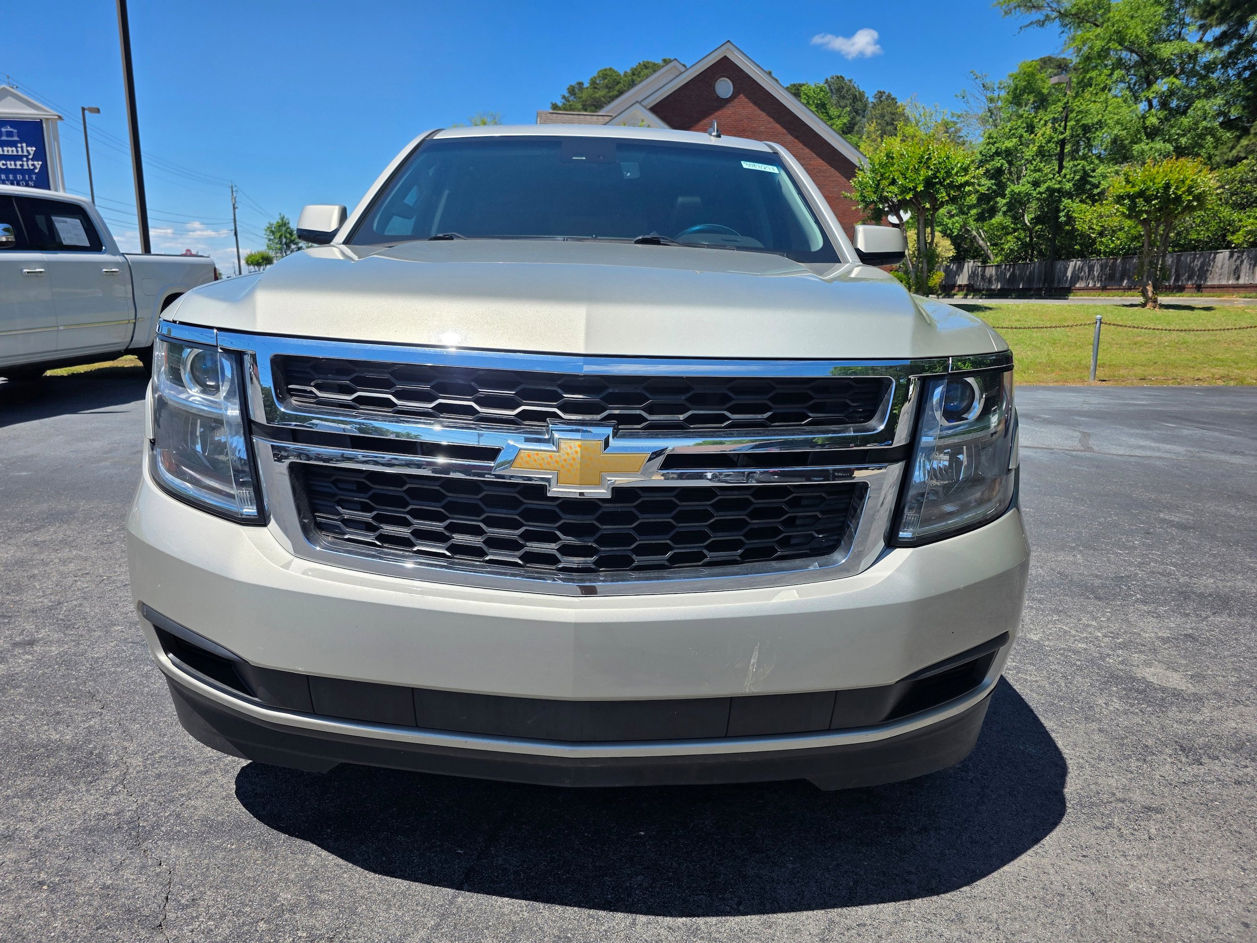Used 2015 Chevrolet Tahoe LT RWD image 2