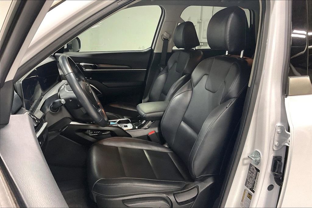Used 2024 Kia Telluride LX image 31