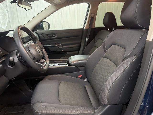 Used 2024 Nissan Pathfinder SV FWD image 13