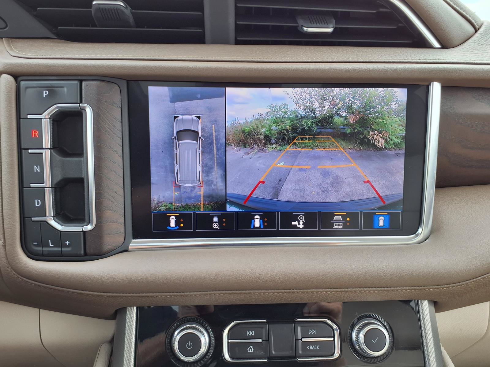 Used 2021 GMC Yukon Denali w/ Denali Ultimate Package AWD/4WD image 18