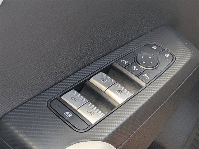 New 2025 Mitsubishi Outlander SE image 30