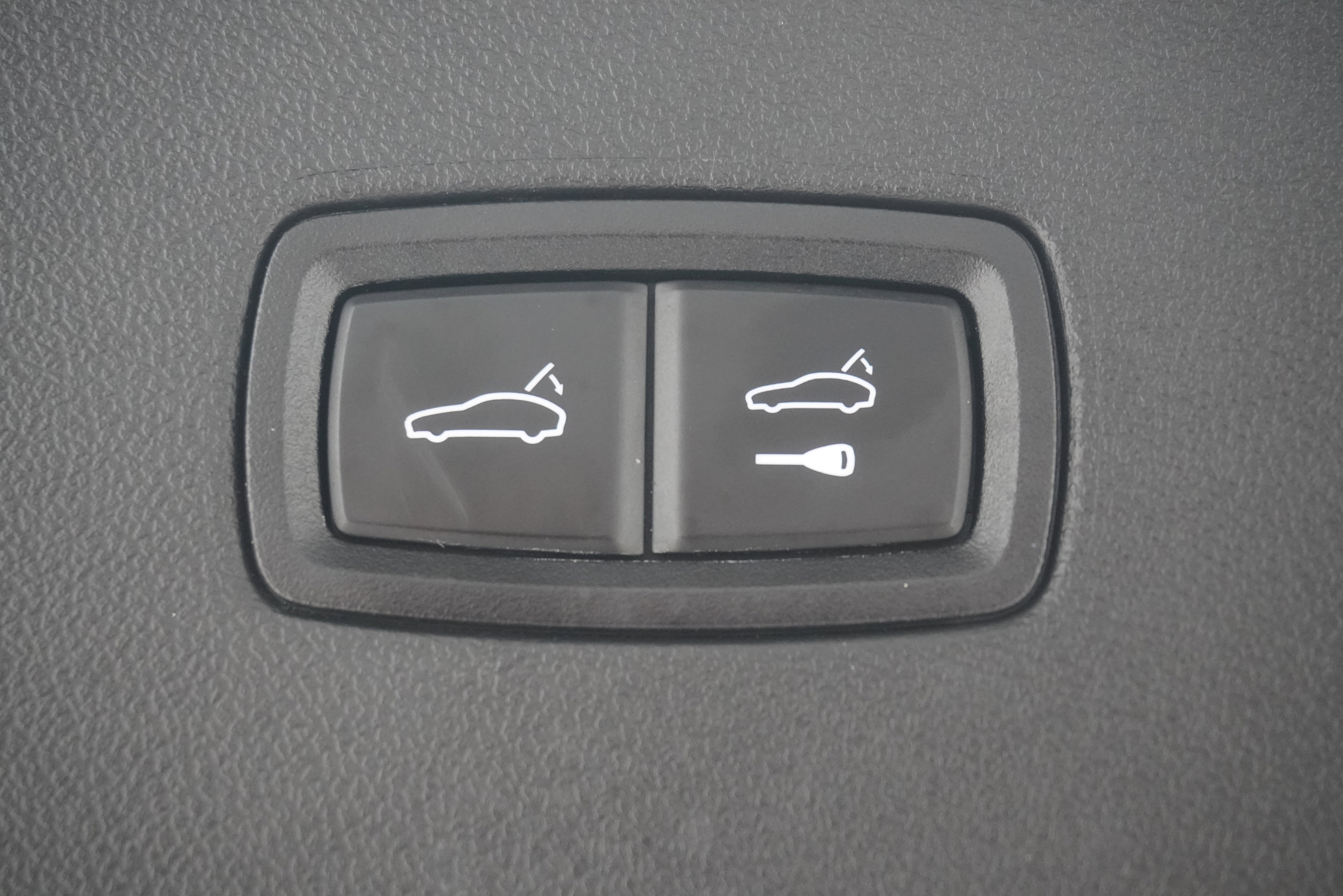 Used 2022 Porsche Cayenne Coupe AWD/4WD image 32