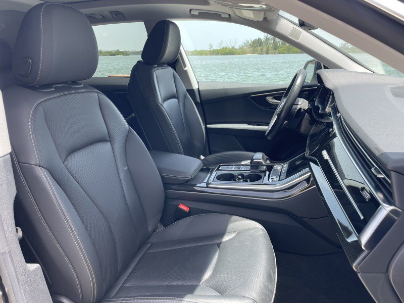 Used 2019 Audi Q8 Premium Plus w/ Premium Plus AWD/4WD image 7