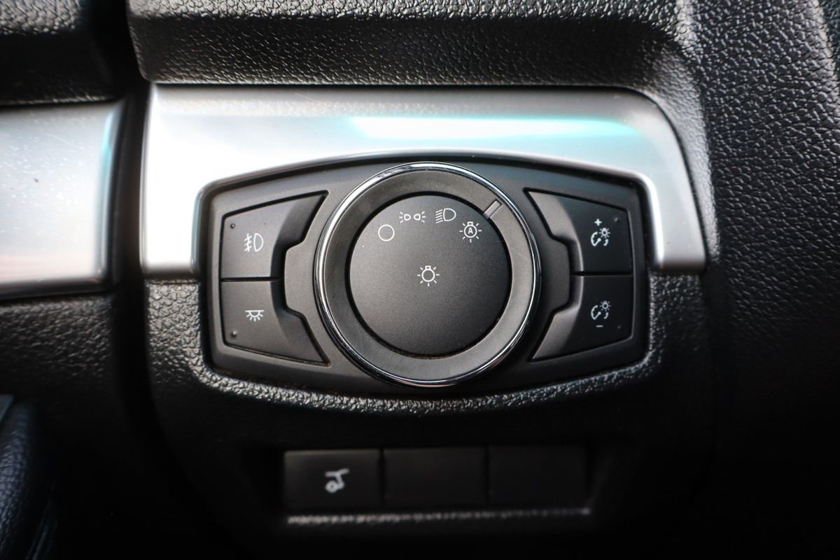 Used 2016 Ford Explorer Limited image 30