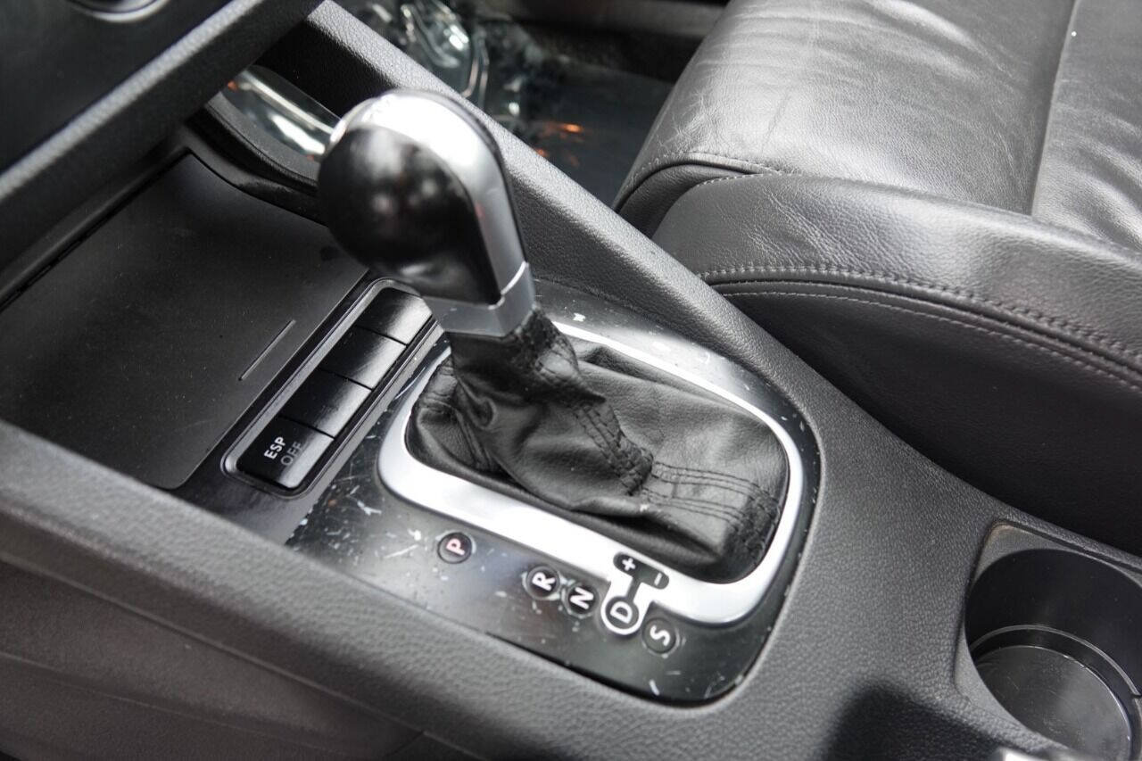 Used 2007 Volkswagen GTI 4-Door FWD image 61