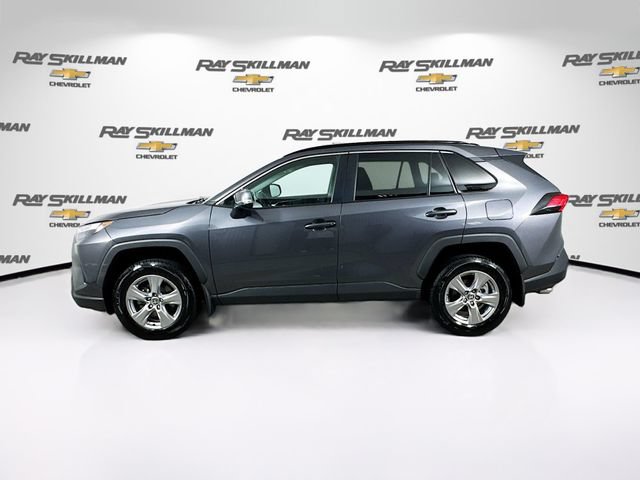 Used 2024 Toyota RAV4 XLE w/ Convenience Package FWD image 4