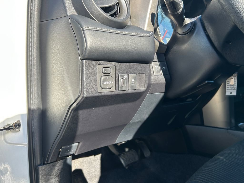 Used 2015 Toyota RAV4 XLE image 21